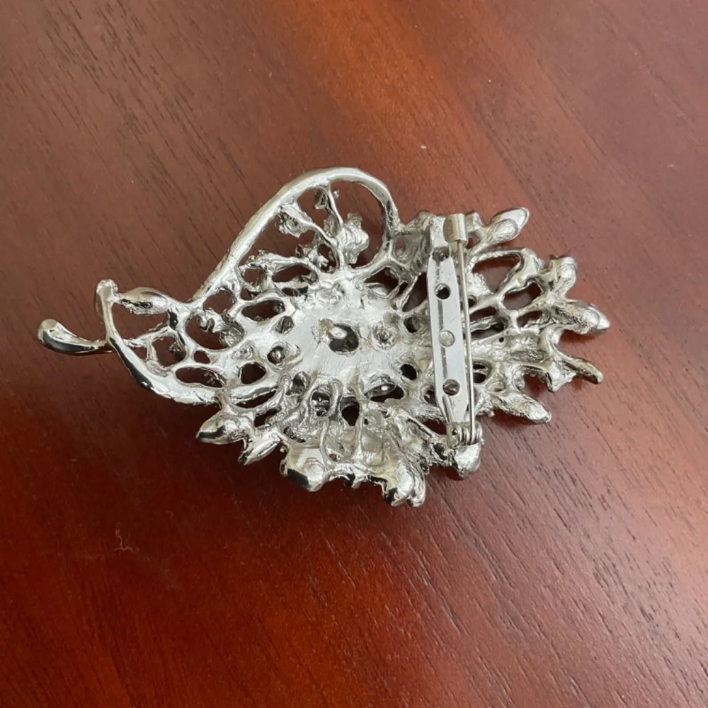 VINTAGE RHINESTONE BROOCH
